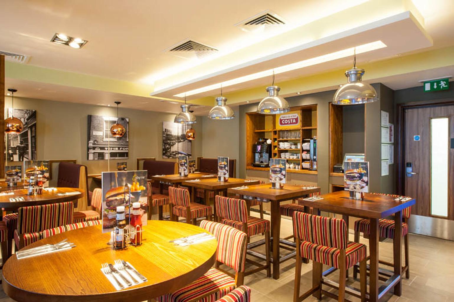 Premier Inn London Hackney Exteriör bild
